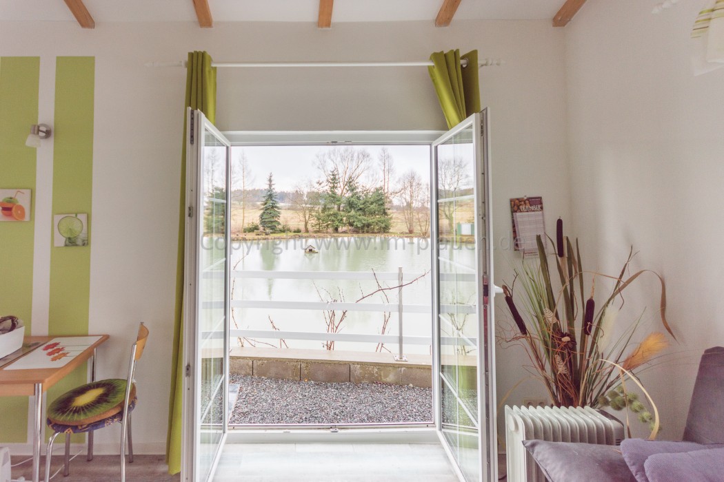 Terrasse mit Teichblick