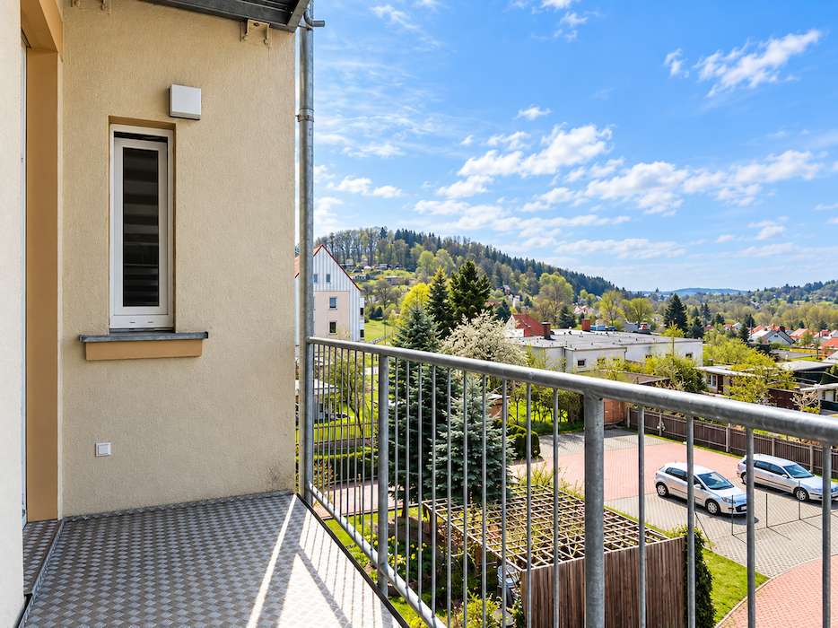 Renovierte 2-Raum-Wohnung mit Balkon & Weitblick in Plauen-Südvorstadt - Photo 5