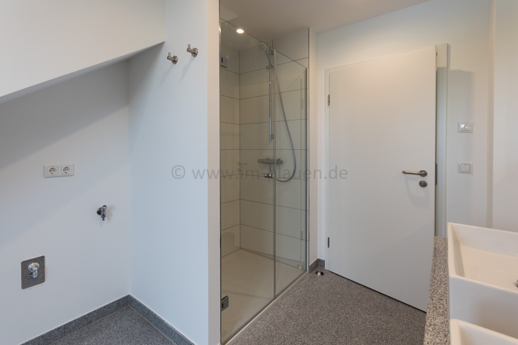 Badezimmer mit Dusche