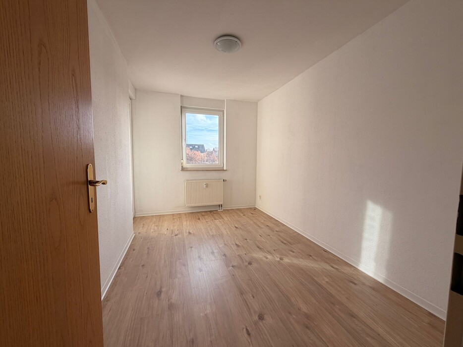 Balkon - offene Küche - Badewanne - Stellplatz | 3-Zimmer-Wohnung Plauen Preißelpöhl - Foto 4