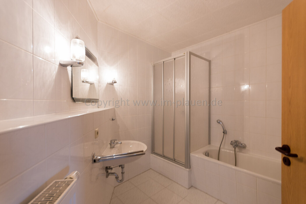 Parkett - Dusche & Badewanne - Weitblick - Dachgeschoss | 3-Zimmer-Wohnung Plauen Haselbrunn - Foto 2