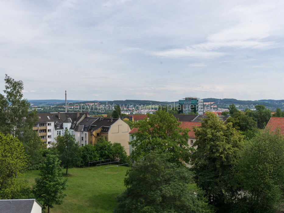 Einbauküche - Badewanne - Weitblick - Laminat | 3-Zimmer-Wohnung Plauen Haselbrunn - Photo 5