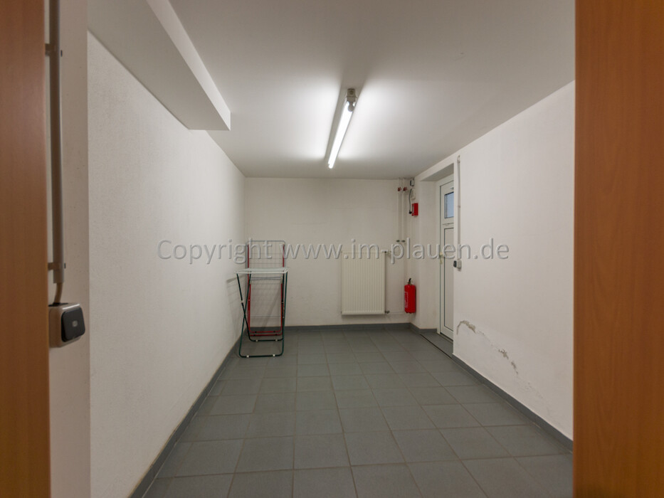 Einbauküche - Badewanne - Weitblick - Laminat | 3-Zimmer-Wohnung Plauen Haselbrunn - Photo 2