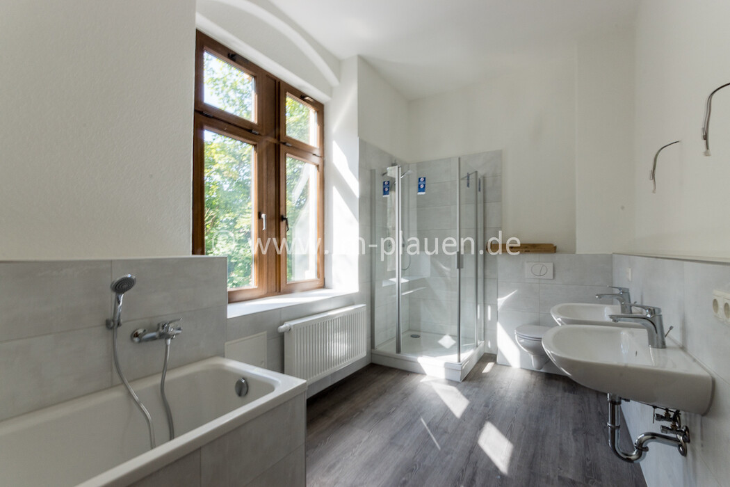 Balkon - Kamin - Tageslichtbad - Dusche | 2-Zimmer-Wohnung Plauen Westend - Foto 3