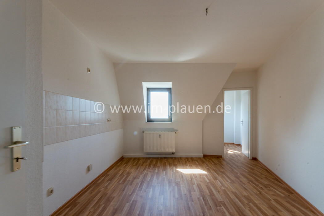 Dachgeschoss - Laminat - Badewanne - Stellplatz | 2-Zimmer-Wohnung Plauen Westend - Foto 4