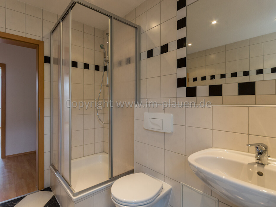 Balkon - Badewanne - Dusche - Tageslichtbad | 2-Zimmer-Wohnung Plauen Syratal - Photo 3