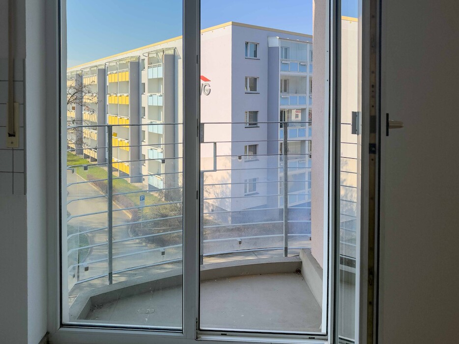 Balkon - Aufzug - offene Küche - Laminat | 2-Zimmer-Wohnung Plauen Seehaus - Photo 3