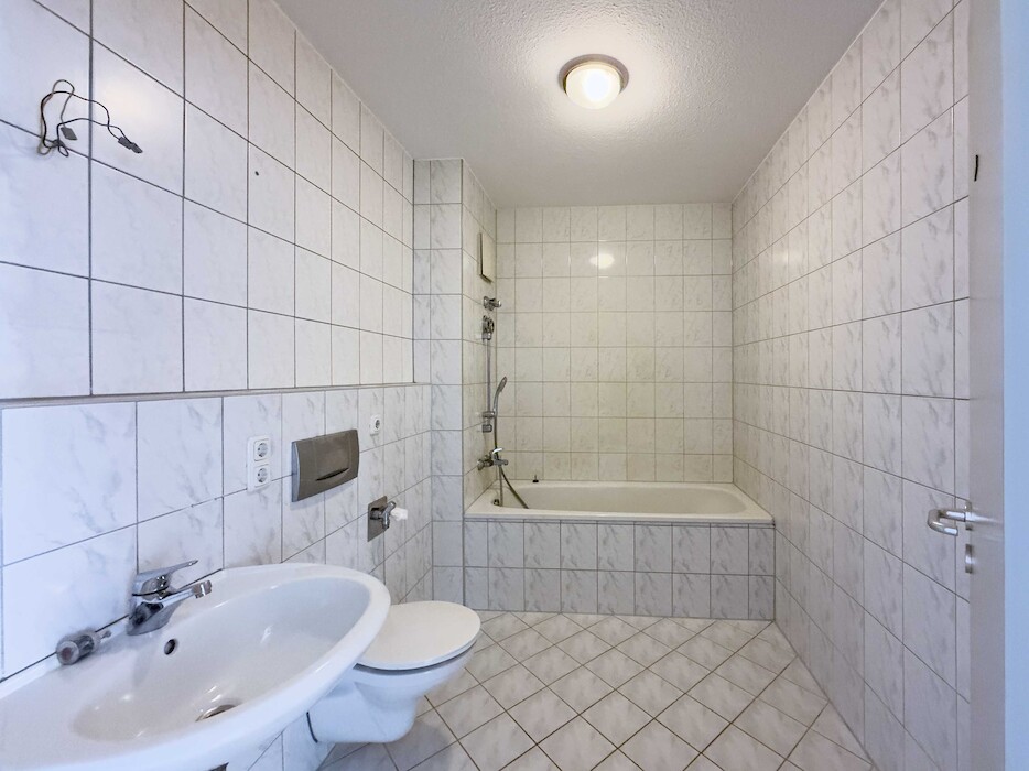 Balkon - Aufzug - offene Küche - Laminat | 2-Zimmer-Wohnung Plauen Seehaus - Photo 5