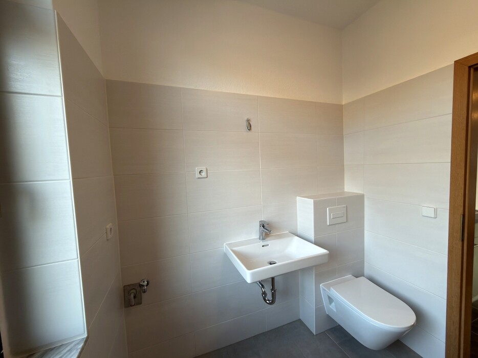 Einbauküche - Badewanne - Tageslichtbad - Stellplatz | 2-Zimmer-Wohnung Plauen Haselbrunn - Foto 5