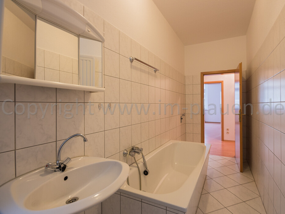 Balkon - Tageslichtbad - Badewanne - Dusche | 2-Zimmer-Wohnung Plauen Preißelpöhl - Photo 3