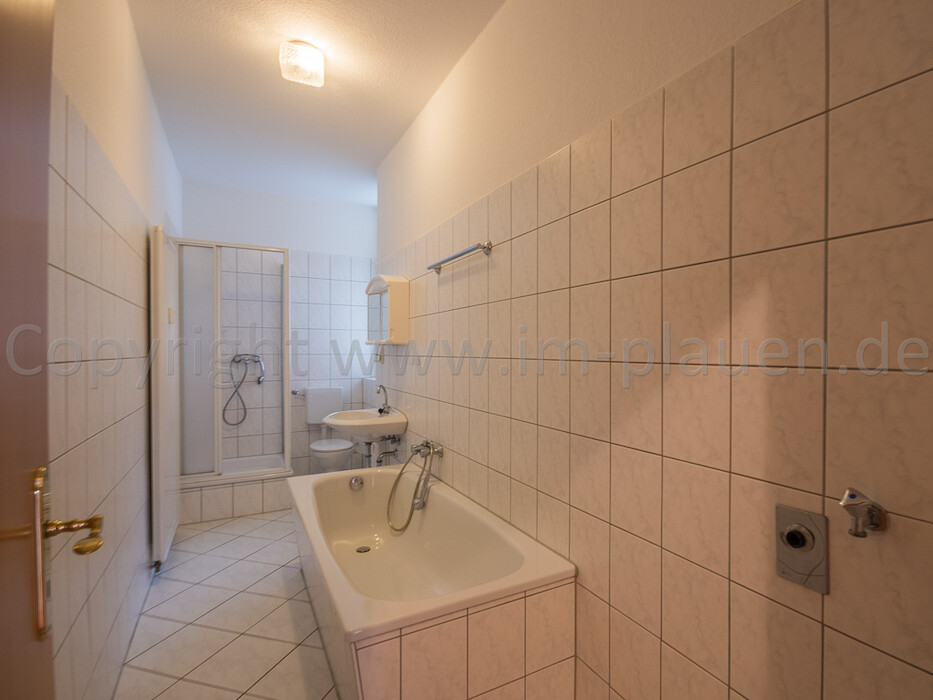 Balkon - Tageslichtbad - Badewanne - Dusche | 2-Zimmer-Wohnung Plauen Preißelpöhl - Photo 2