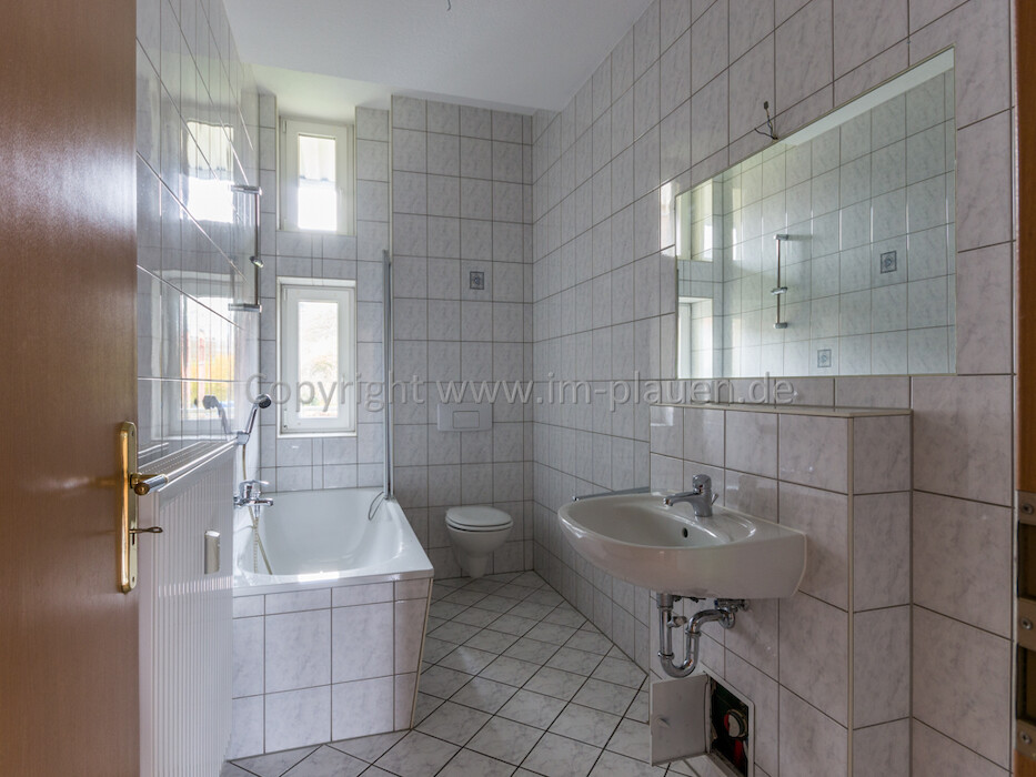 Balkon - Tageslichtbad - Badewanne - Aufzug | 2-Zimmer-Wohnung Plauen Seehaus - Foto 2