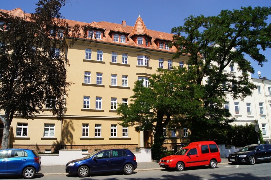 Balkon - Bad mit Fenster - Badewanne | 3-Zimmer-Wohnung Plauen Stadtmitte - Photo 1