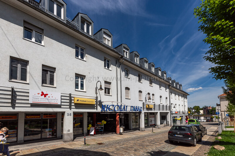 Dachgeschoss – Aufzug – Tiefgarage | 2-Zimmer-Wohnung Auerbach Zentrum - Foto 2