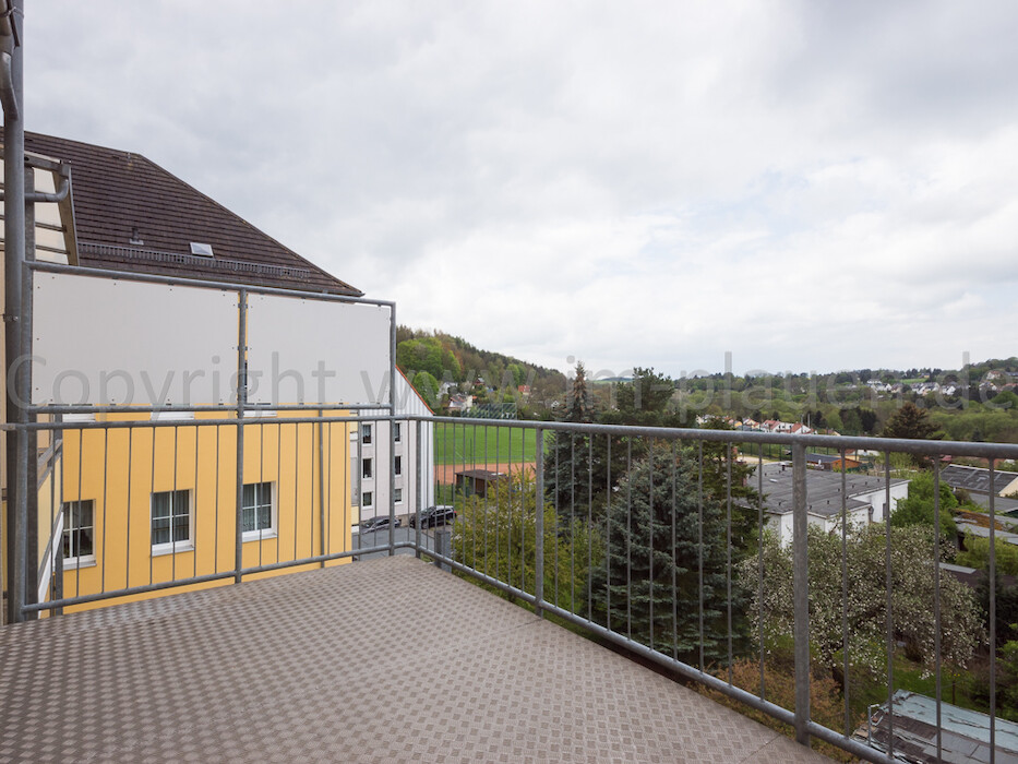4-Raum-Dachgeschosswohnung mit Balkon und Weitblick in Plauen Südvorstadt zur Miete - Foto 2