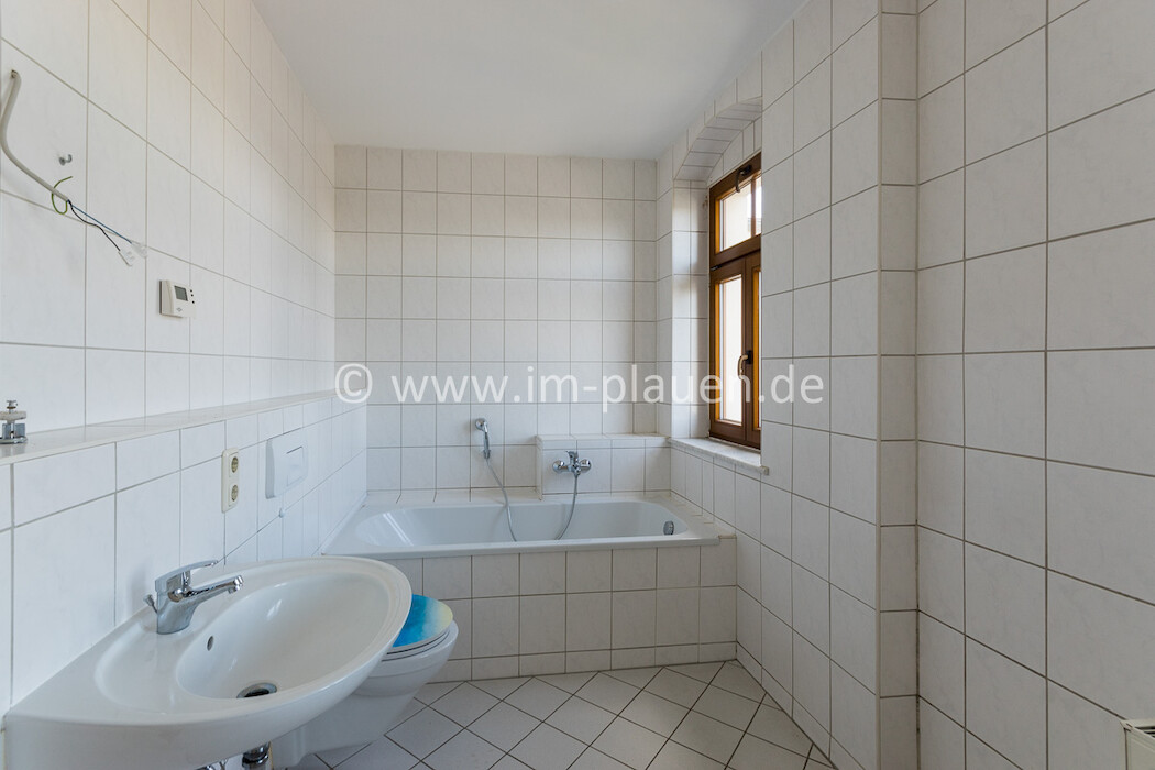 Weitblick – Bad mit Fenster – EBK möglich - Dachgeschoss | 3-Zimmer-Wohnung Plauen Ostvorstadt - Photo 2
