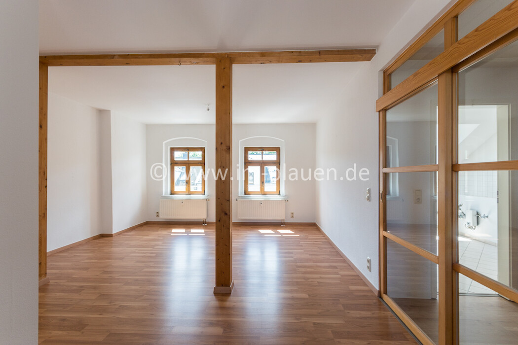 Weitblick – Bad mit Fenster – EBK möglich - Dachgeschoss | 3-Zimmer-Wohnung Plauen Ostvorstadt - Photo 1