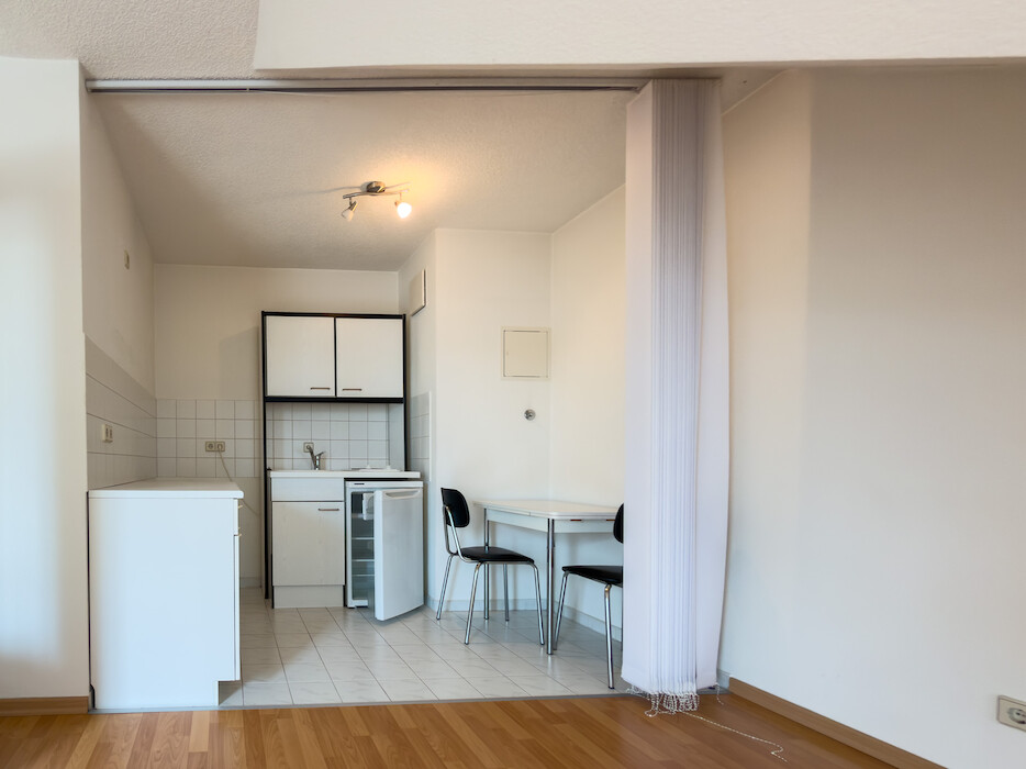 EBK – Stadtzentrum – sofort frei 1-Zimmer-Wohnung Plauen - Foto 2