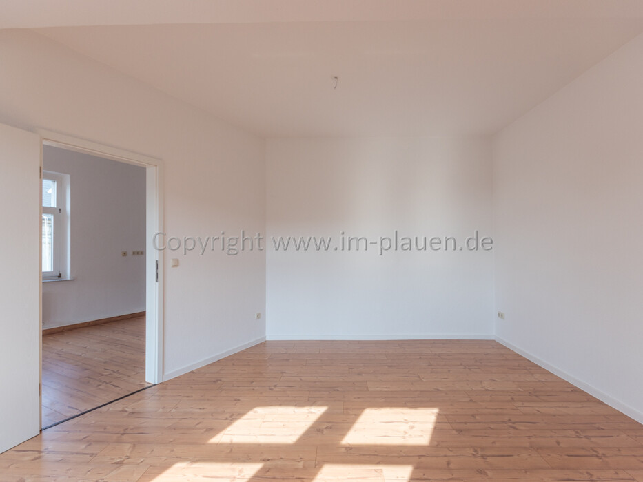 Einbauküche – Fernblick – Dachgeschoss | 2-Zimmer-Wohnung Plauen Hradschin - Photo 1