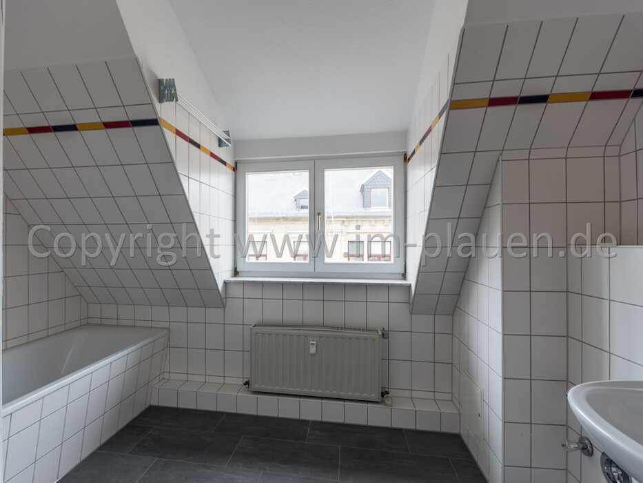 Einbauküche – Fernblick – Dachgeschoss | 2-Zimmer-Wohnung Plauen Hradschin - Foto 5
