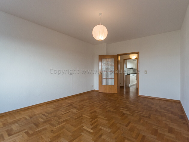 EBK – Balkon – Eiche Parkett | 4-Zimmer-Wohnung Plauen Seehaus - Photo 1