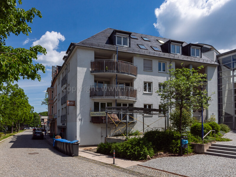 Balkon – Tiefgarage | 1-Zimmer-Wohnung Auerbach Zentrum - Foto 5