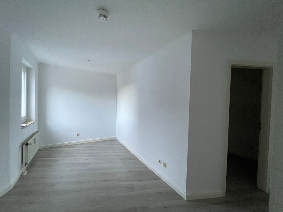 Balkon – Tiefgarage | 1-Zimmer-Wohnung Auerbach Zentrum - Foto 1