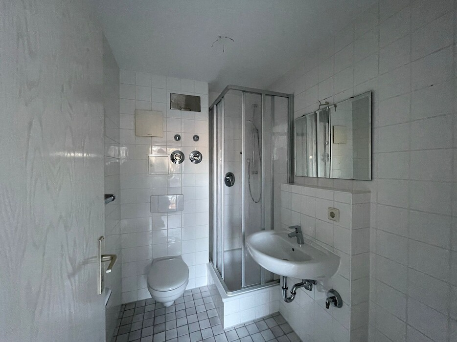 Balkon – Tiefgarage | 1-Zimmer-Wohnung Auerbach Zentrum - Foto 3