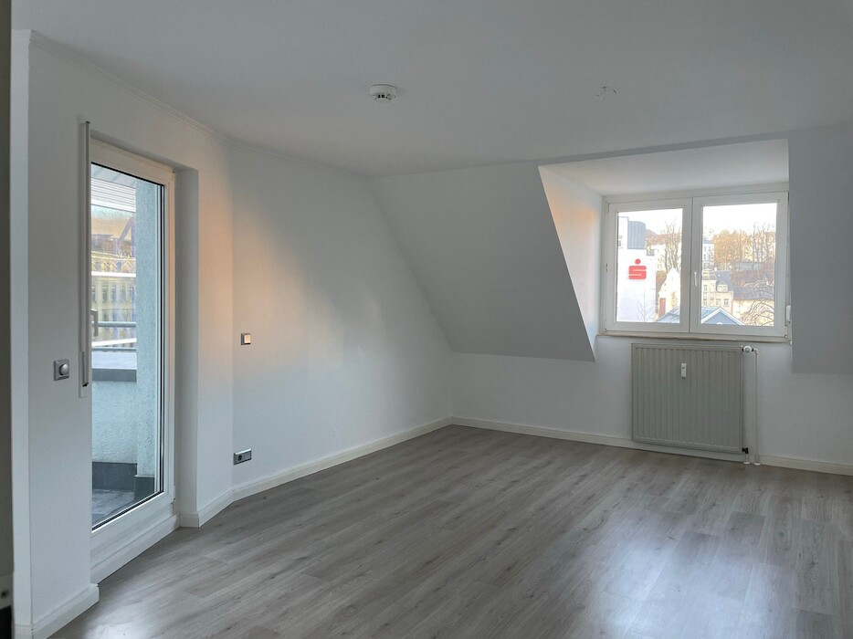Balkon – Tiefgarage | 1-Zimmer-Wohnung Auerbach Zentrum - Photo 2