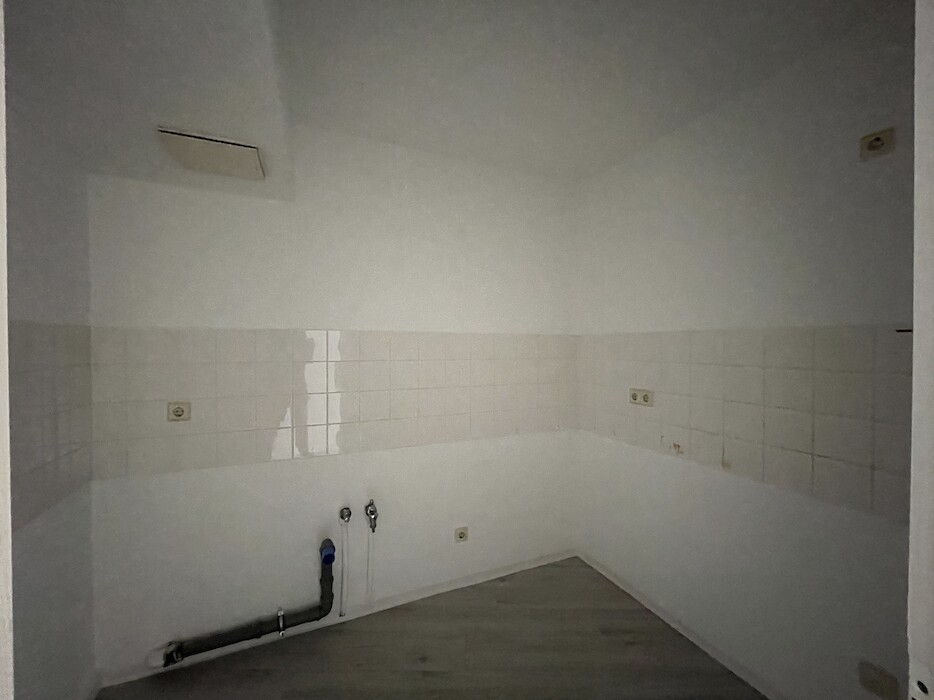 Balkon – Tiefgarage | 1-Zimmer-Wohnung Auerbach Zentrum - Foto 2