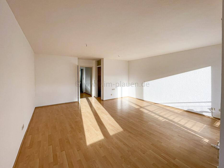 Balkon – Tiefgarage | 1-Zimmer-Wohnung Auerbach Zentrum - Foto 2