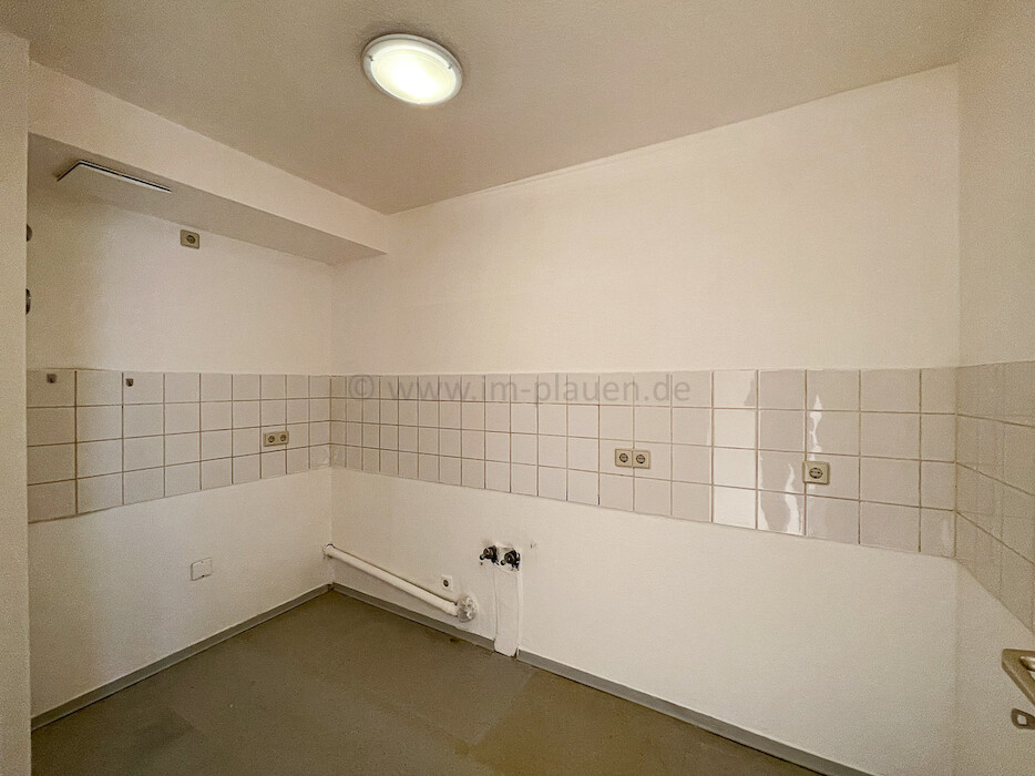 Balkon – Tiefgarage | 1-Zimmer-Wohnung Auerbach Zentrum - Foto 3