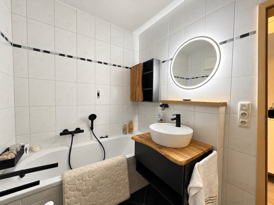 Balkon - Tiefgarage - Dusche & Badewanne - Gäste WC | 3-Zimmer-Wohnung Plauen Stadtpark - Photo 3