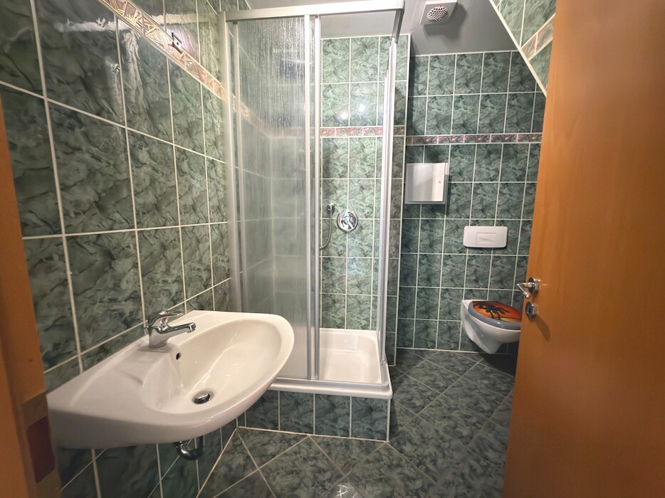 Renovierte 3-Raum-Maisonette mit Balkon in Plauen-Preißelpöhl - Photo 4
