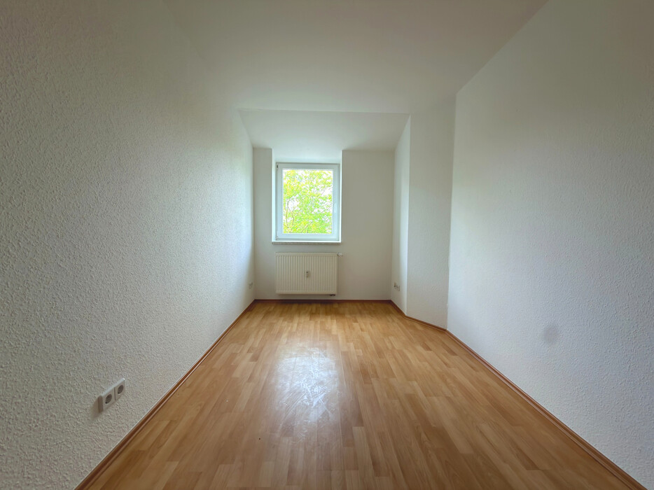 Renovierte 3-Raum-Dachgeschosswohnung mit Balkon in Plauen-Preißelpöhl - Foto 1