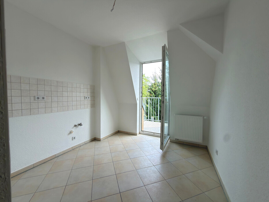 Renovierte 3-Raum-Dachgeschosswohnung mit Balkon in Plauen-Preißelpöhl - Foto 3